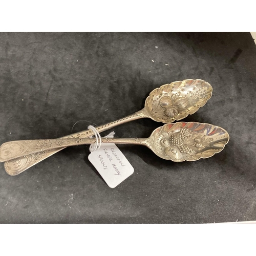 478 - Hallmarked Silver: Georgian berry spoons hallmarked London, a pair. Total weight 4oz.