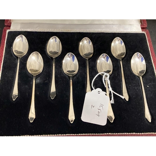 490 - Hallmarked Silver: Set of eight coffee spoons. Hallmarked with all five town marks and one with Brit... 