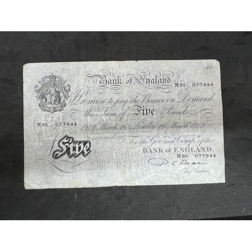 547 - Numismatics: Banknotes. GB Bank of England white £5 note M85077944, 16th March 1949 D.S. Beale, penc... 