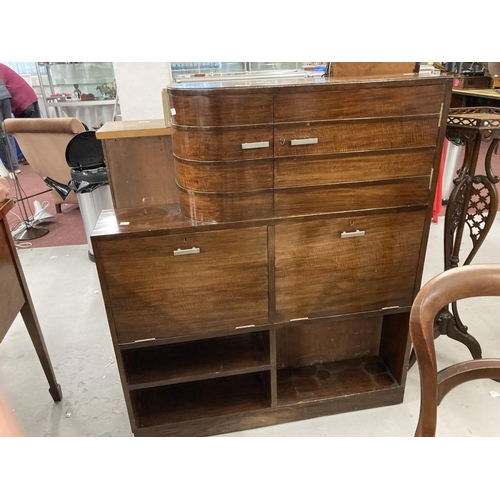 57 - Mid 20th cent. Mahogany drinks cabinet in Art Deco style.