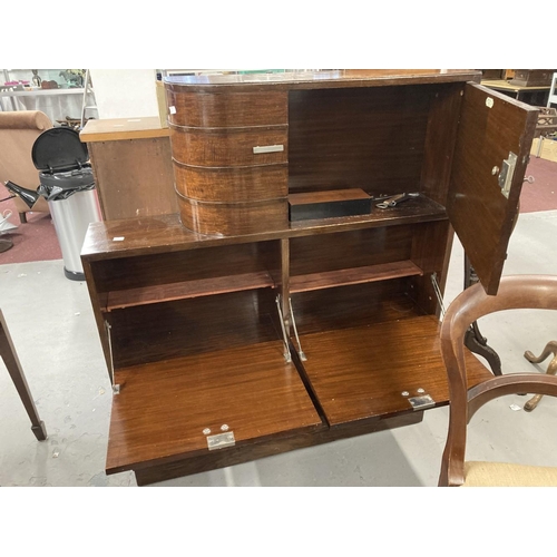 57 - Mid 20th cent. Mahogany drinks cabinet in Art Deco style.