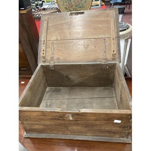 65 - Early 19th cent. Oak box the two piece top with moulded edge and iron hinges. 22ins. x 15½ins. x 9½i... 