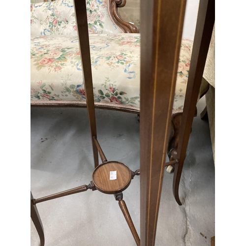 80 - Edwardian mahogany plant stand , the round top with central panel of satinwood and stringing on squa... 