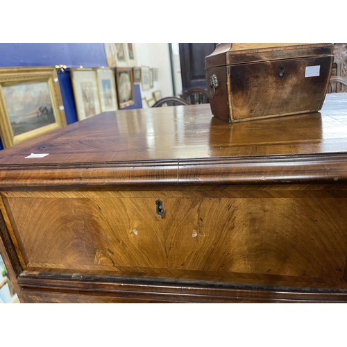 92 - 19th cent. Mahogany chest of two short and three long drawers with quarter veneered top and herringb... 