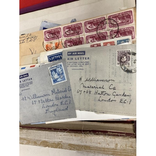 213 - Stamps: Stockbook containing more than a thousand mid to late 20th cent. German stamps, mostly used,... 