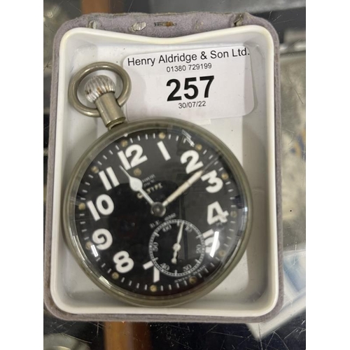257 - Militaria: RFC/RAF WWI MK5 cockpit watch number BE10382. 2½ins.