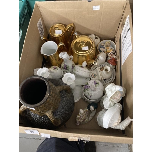 26 - 20th cent. Ceramics: Worcester fire proof four piece gilt tea set, violet part dressing table set, m... 