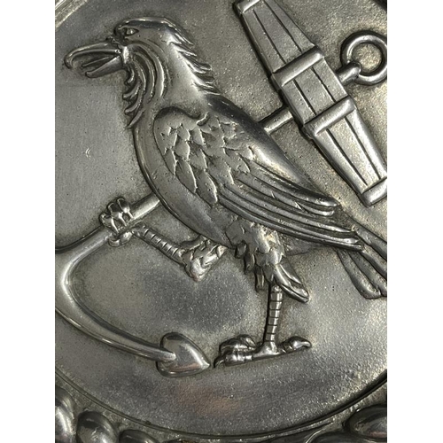 277 - Militaria/Royal Navy/Bismarck: A cast H.M.S. Hood 6ins Tampion central device surrounded by rope gro... 