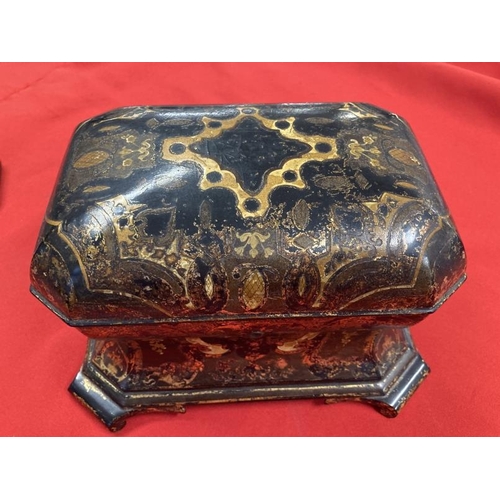 299 - 19th cent. Jennings & Betteridge chinoiserie bomb shaped tea caddy, papier mache black lacquer and g... 