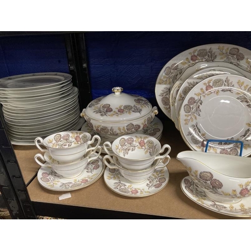 354 - 20th cent. Ceramics: Wedgwood Lichfield dinner and tea service saucers x 8, side plates x 10, teacup... 