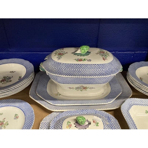 355 - Early 20th cent. Ceramics: Copeland late Spode dinner ware floral decoration and inset panels surrou... 