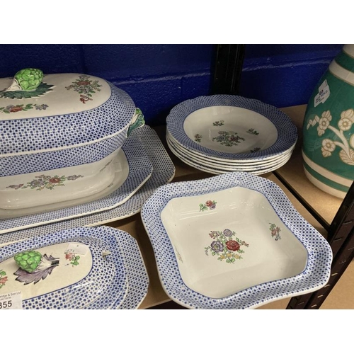 355 - Early 20th cent. Ceramics: Copeland late Spode dinner ware floral decoration and inset panels surrou... 