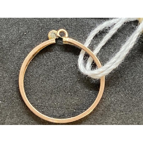 440 - Hallmarked Jewellery: 9ct yellow gold ring in the form of a half hoop crossover grain set with seven... 