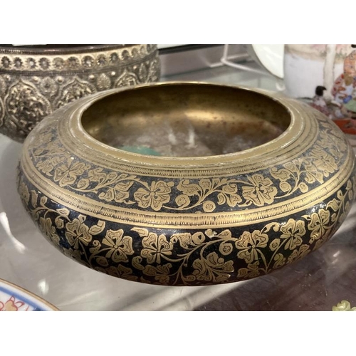 498 - Brass and black lacquer Asian style bowl. Dia. 8ins. Height 3ins. Plus another Asian style bowl in c... 