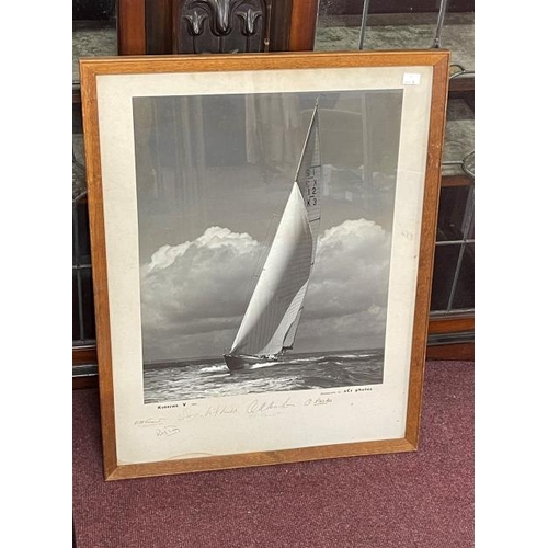 192 - Photographs: Photographs of the Kurrewa V 1964 in the American Cup 1964, both signed by seven of the... 