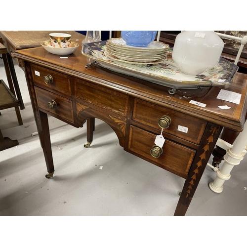 62 - Mid 19th cent. Mahogany ladies desk with fruitwood stringing to top and the four drawer fronts, flor... 