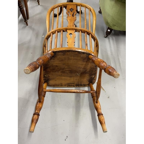 95A - 19th cent. Rustic elm comb/stick back Windsor chair.