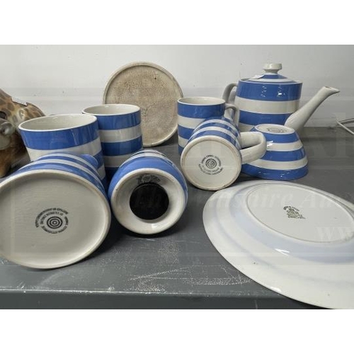 195 - Ceramics: T.G. Green sugar sifter, teapot, two jugs, mugs, plate and bowl, black and green, T.G. Gre... 