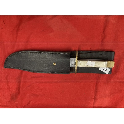 256 - Knives: Superb quality custom Bowie knife, by Jonathan Crookes Sheffield with pistol and shield make... 