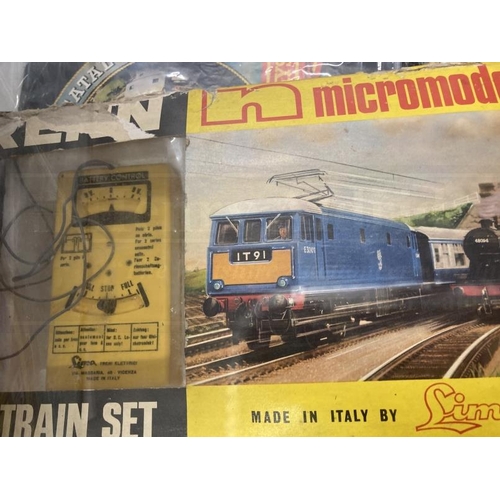 333 - Toys: Large collection of Hornby OO, some boxed, Wrenn Micro Model, playworn Scalextric, etc.