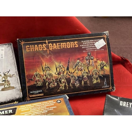 347 - Toys & Games: Warhammer construction kits, warriors. Daemons of Nurgle Plaguebearers, Daemons of Kho... 