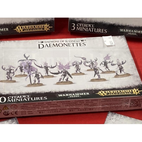 348 - Toys & Games: Warhammer construction kits, warriors. Slaves to Darkness x 3, Daemons of Slaanesh Dae... 