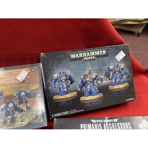 350 - Toys & Games: Warhammer construction kits, warriors. Space Marines, Scouts with sniper rifles x 2, P... 