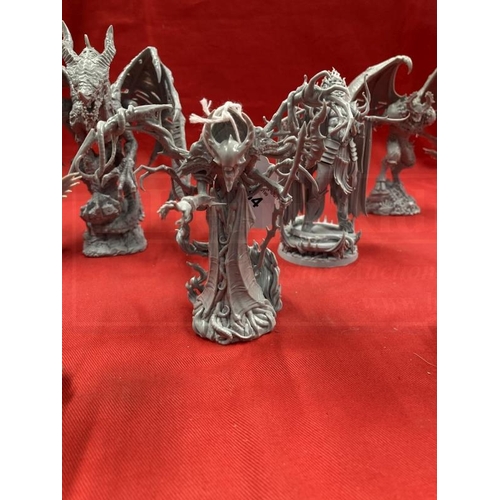 354 - Toys & Games: Warhammer Fantasy Wargames, large scale ready made, unpainted Daemon Warriors. (5)