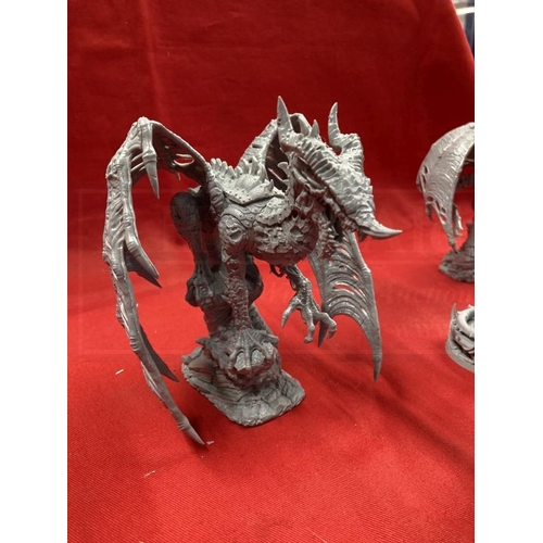 354 - Toys & Games: Warhammer Fantasy Wargames, large scale ready made, unpainted Daemon Warriors. (5)