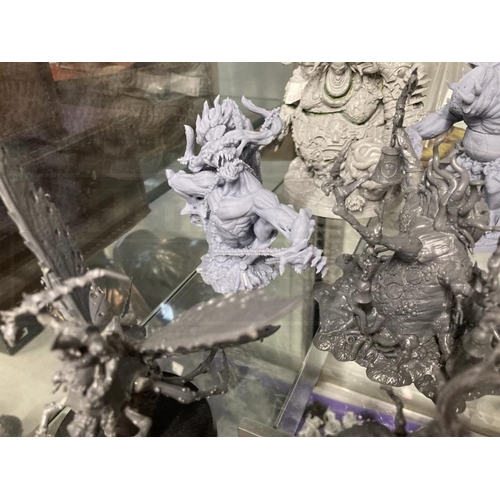 358 - Toys & Games: Warhammer Fantasy Wargames, collection of seven assembled Daemon figures of various si... 