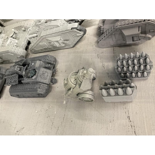 359 - Toys & Games: Warhammer Fantasy Wargames, collection of assembled Space Marine armoured vehicles, un... 