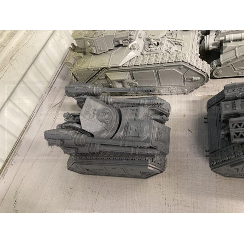 359 - Toys & Games: Warhammer Fantasy Wargames, collection of assembled Space Marine armoured vehicles, un... 