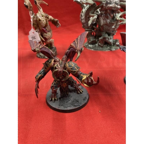 362 - Toys & Games: Warhammer Fantasy Wargames, pre-made well painted Daemon Warriors of various sizes inc... 