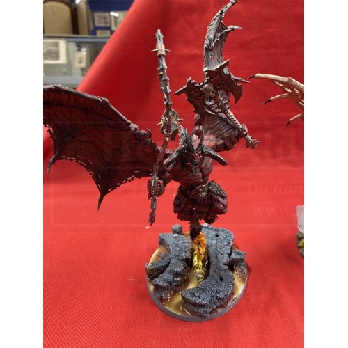 362 - Toys & Games: Warhammer Fantasy Wargames, pre-made well painted Daemon Warriors of various sizes inc... 