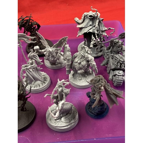 364 - Toys & Games: Warhammer Fantasy Wargames, small scale ready made, unpainted, Daemon Warriors. (15)