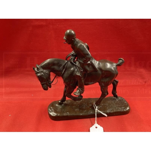 384 - Gaston d'Illiers (1876-1952): Piqueux au Trot bronze huntsman, smoking a pipe, on his horse, signed ... 