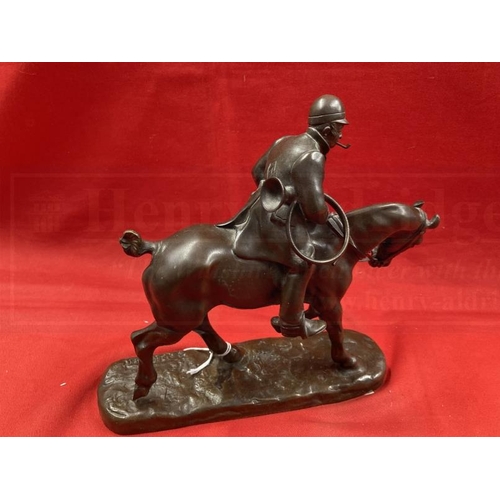 384 - Gaston d'Illiers (1876-1952): Piqueux au Trot bronze huntsman, smoking a pipe, on his horse, signed ... 