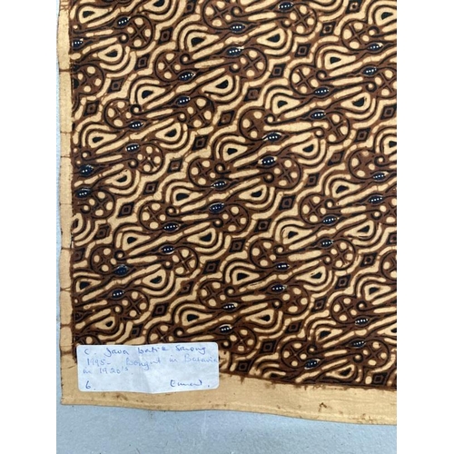 398 - Textiles: 1920s Batik Sarong on cotton, made using the Sogan method of Central Java decorated with p... 