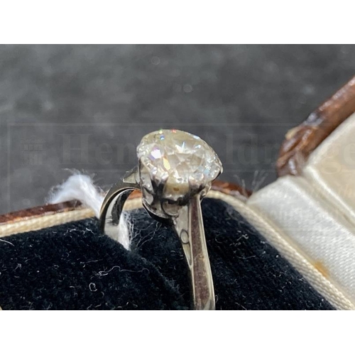 506 - Hallmarked Platinum: Diamond solitaire ring. 1.05ct.