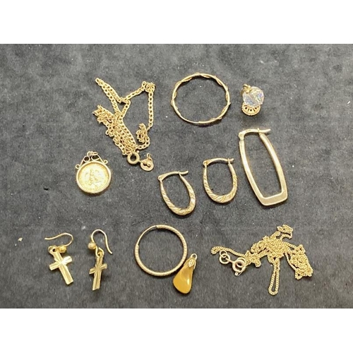 522 - Hallmarked and yellow metal odd earrings, broken chains, etc. All test as 9ct gold. Total weight 10g... 