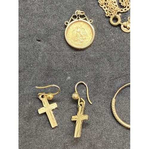 522 - Hallmarked and yellow metal odd earrings, broken chains, etc. All test as 9ct gold. Total weight 10g... 