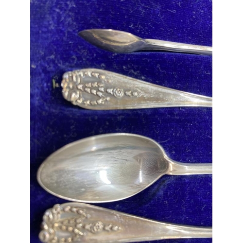 529 - Hallmarked Silver: Set of six coffee spoons and sugar nips, cased. Total weight 2.7oz.