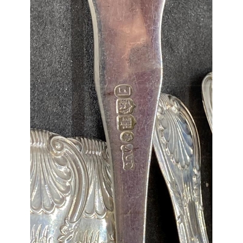 530 - Hallmarked Silver: Teaspoons Queen pattern handles hallmarked Edinburgh. Total weight 6.32oz. (11)