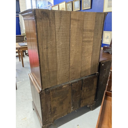 105 - Late 18th/early 19th cent. Mahogany chest on chest, the top three over two and the base two drawers ... 