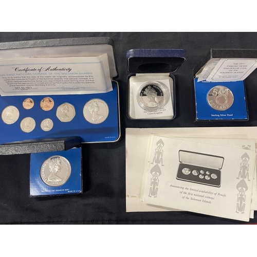 635 - Coins/Numismatics: Collection of mixed boxed Solomon Islands proof silver coinage to include $50, $1... 