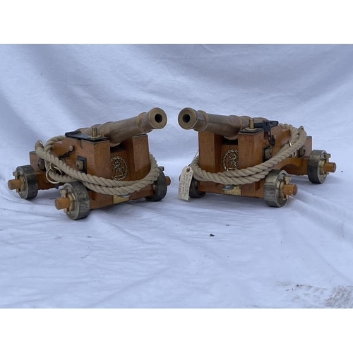 11 - MARITIME: A matching pair of 20th century style Blomefield ships cannon based on the 18th century sh... 