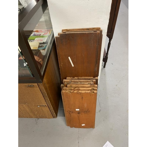 100 - Victorian walnut breakfront bookcase each of the three sections having three adjustable shelves, bra... 