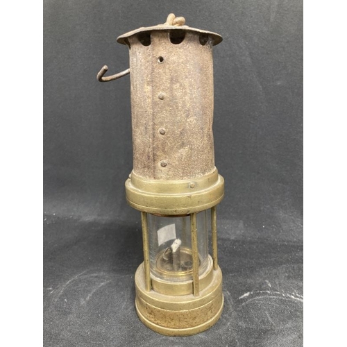 183 - Miners Safety Lamps: Early 20th cent. Evan Thomas & Williams, Aberdare, No. 1079, stamped 1003 on th... 