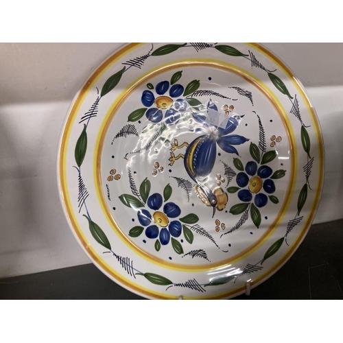 202 - 20th cent. Spanish Ceramics: Manises lustre charger 9ins, bird decorated plate 11½ins, green fish ch... 