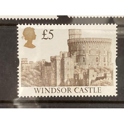 225 - Stamps: GB mint never hinged 1988 Castles issue, 1410 - 1413 and the Harrisons Plates, 1992 Castles ... 